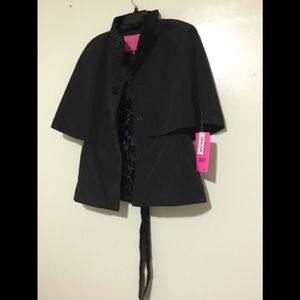 BETSEY JOHNSON FAUX FUR CAPELET  XS LINED.